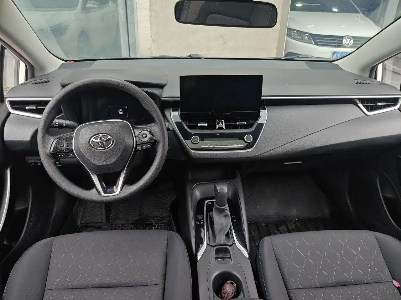 Toyota Corolla 2023 1.8L Smart Electric Hybrid Dual-Motor Elite Edition — миниатюра 9