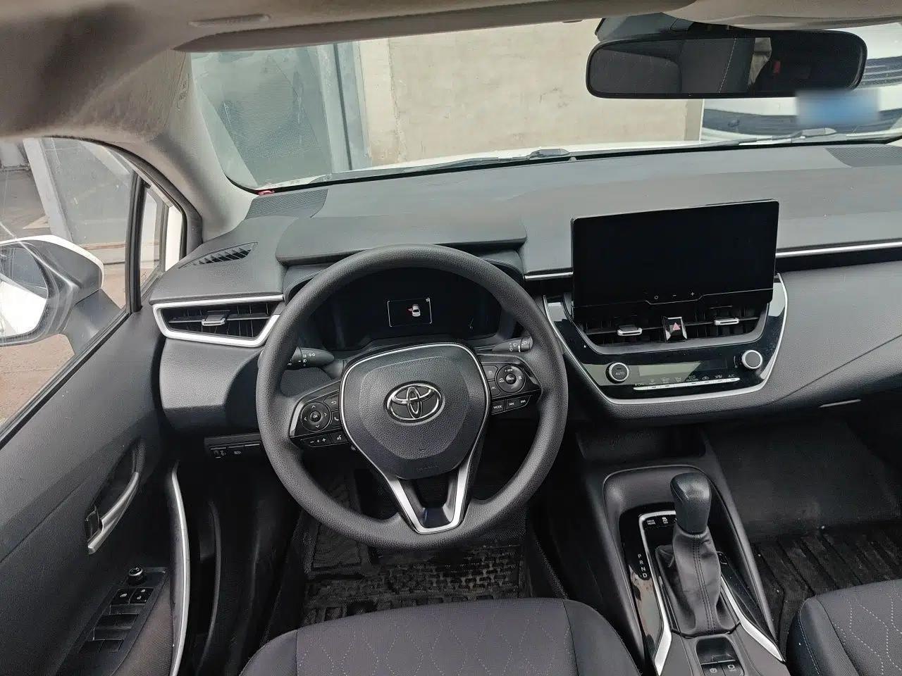 Toyota Corolla 2023 1.8L Smart Electric Hybrid Dual-Motor Elite Edition — миниатюра 10