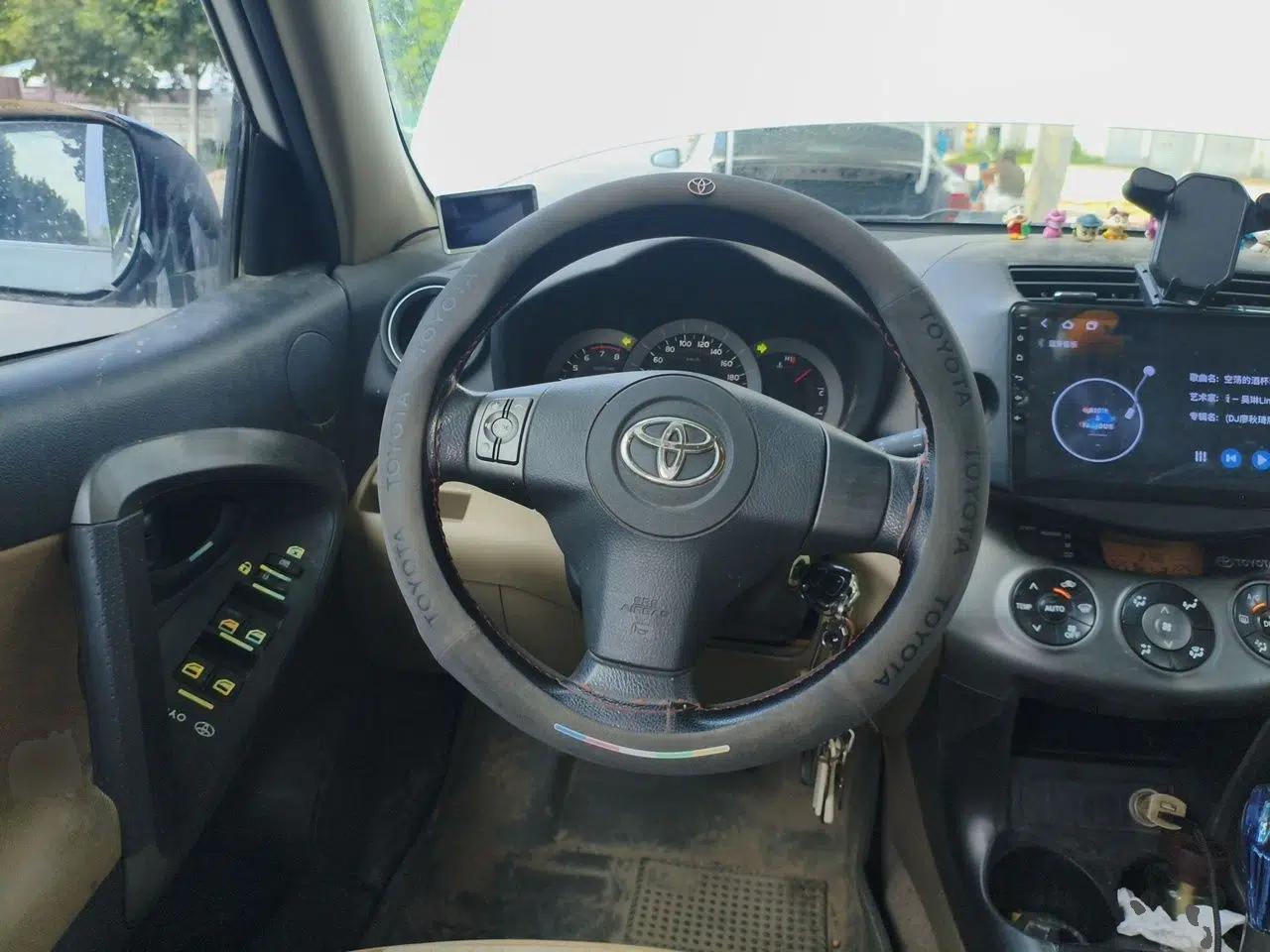 Toyota RAV4 2012 Luxurious Edition 2.0L Automatic All-Wheel Drive — миниатюра 10