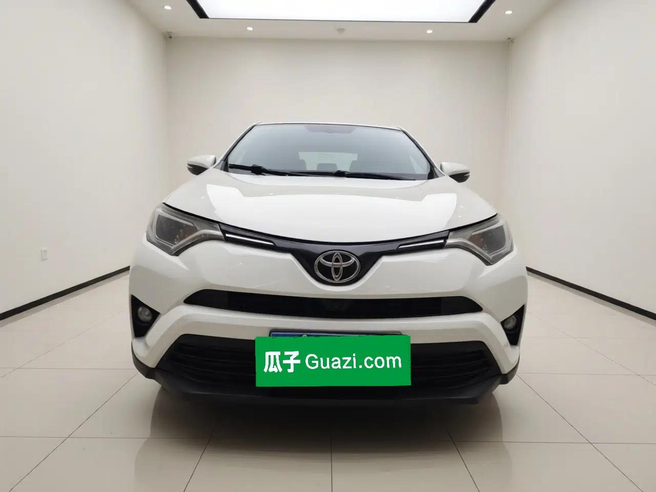 Toyota RAV4 2016 2.0L CVT Two-Wheel Drive Fashion Edition China V Standard — миниатюра 2