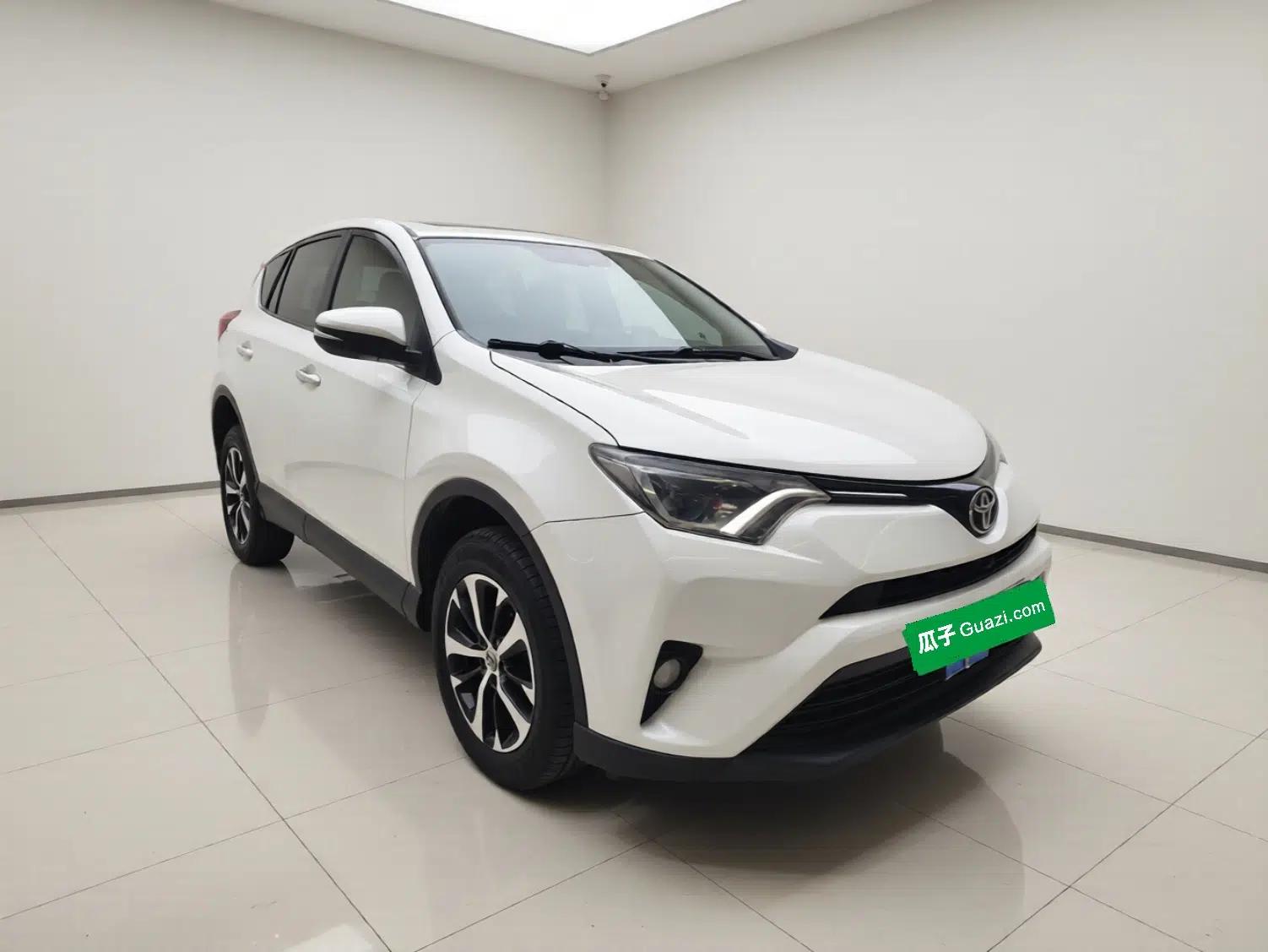 Toyota RAV4 2016 2.0L CVT Two-Wheel Drive Fashion Edition China V Standard — миниатюра 3