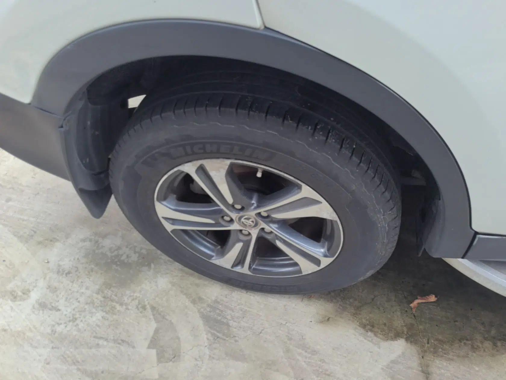 Toyota RAV4 2015 2.0L CVT Two-Wheel Drive Urban Edition — миниатюра 11