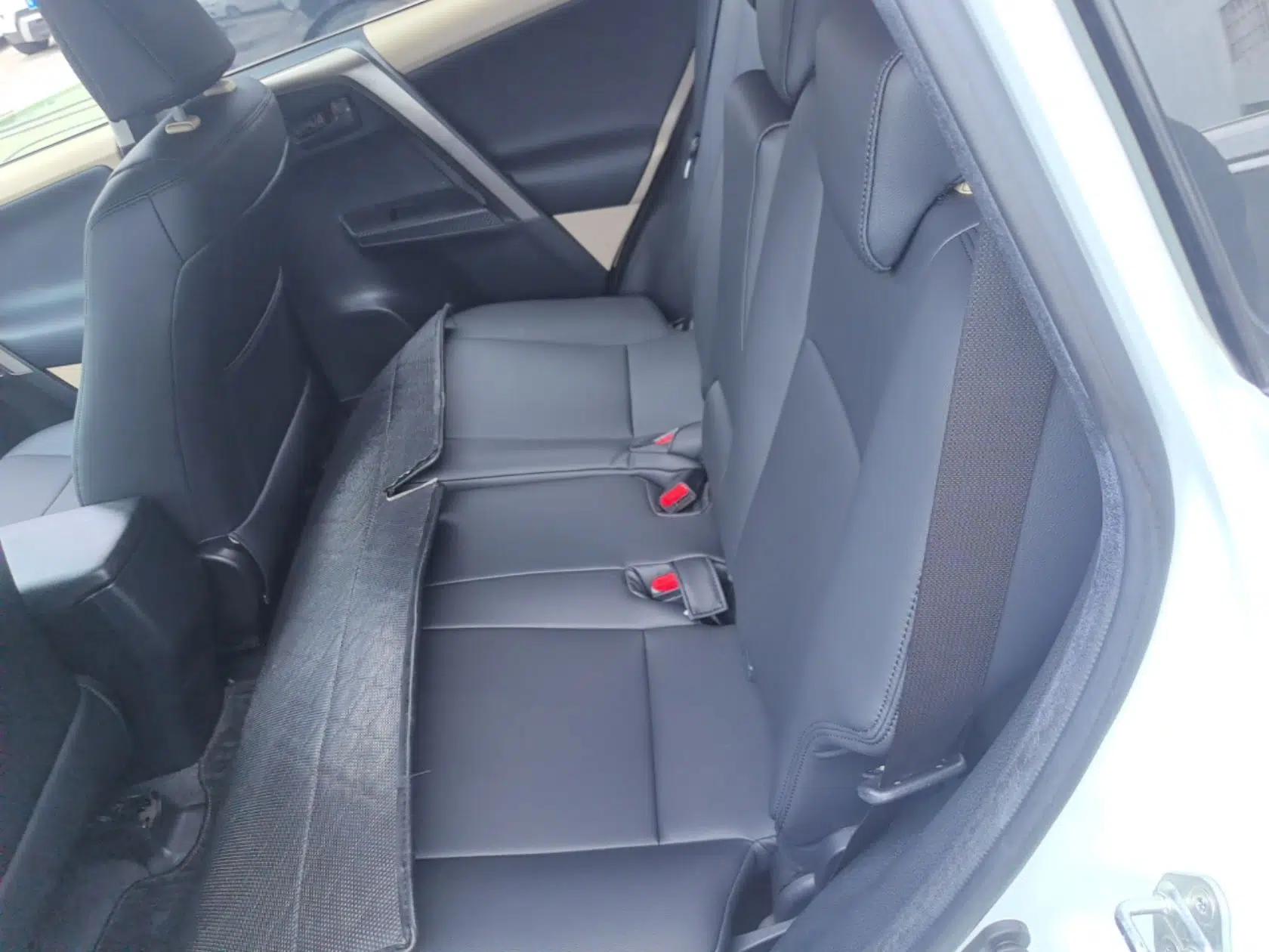 Toyota RAV4 2015 2.0L CVT Two-Wheel Drive Urban Edition — миниатюра 26