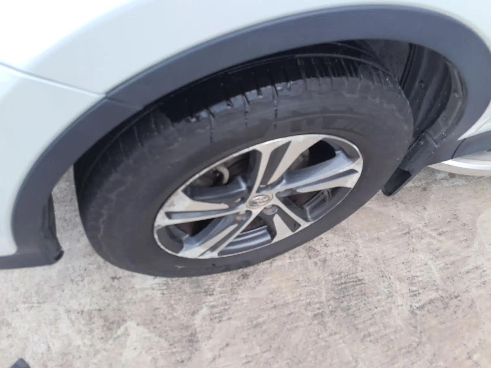 Toyota RAV4 2015 2.0L CVT Two-Wheel Drive Urban Edition — миниатюра 10