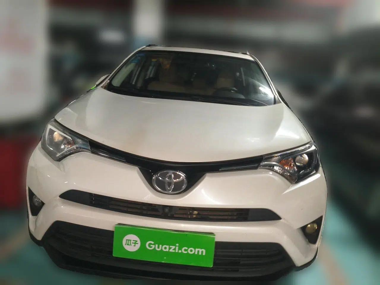 Toyota RAV4 2016 2.0L CVT Two-Wheel Drive Fashion Edition China V Standard — миниатюра 2