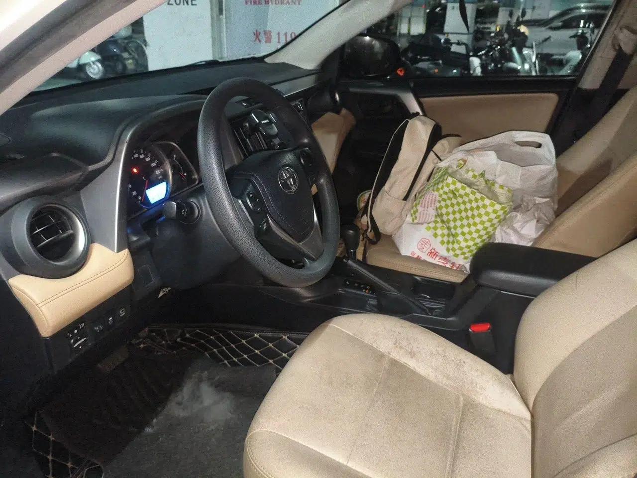 Toyota RAV4 2016 2.0L CVT Two-Wheel Drive Fashion Edition China V Standard — миниатюра 15