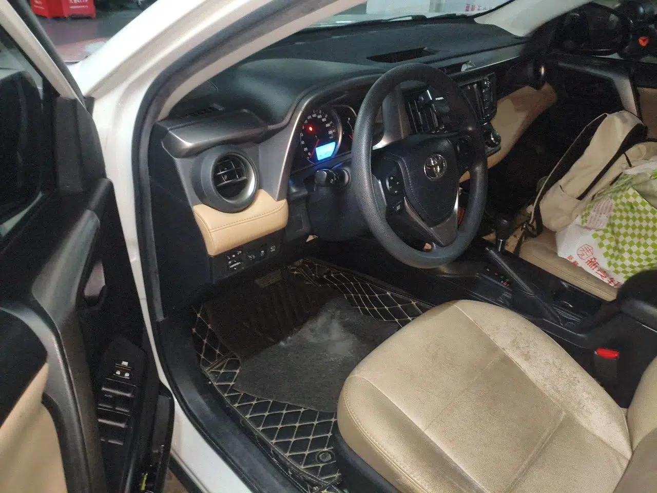 Toyota RAV4 2016 2.0L CVT Two-Wheel Drive Fashion Edition China V Standard — миниатюра 16