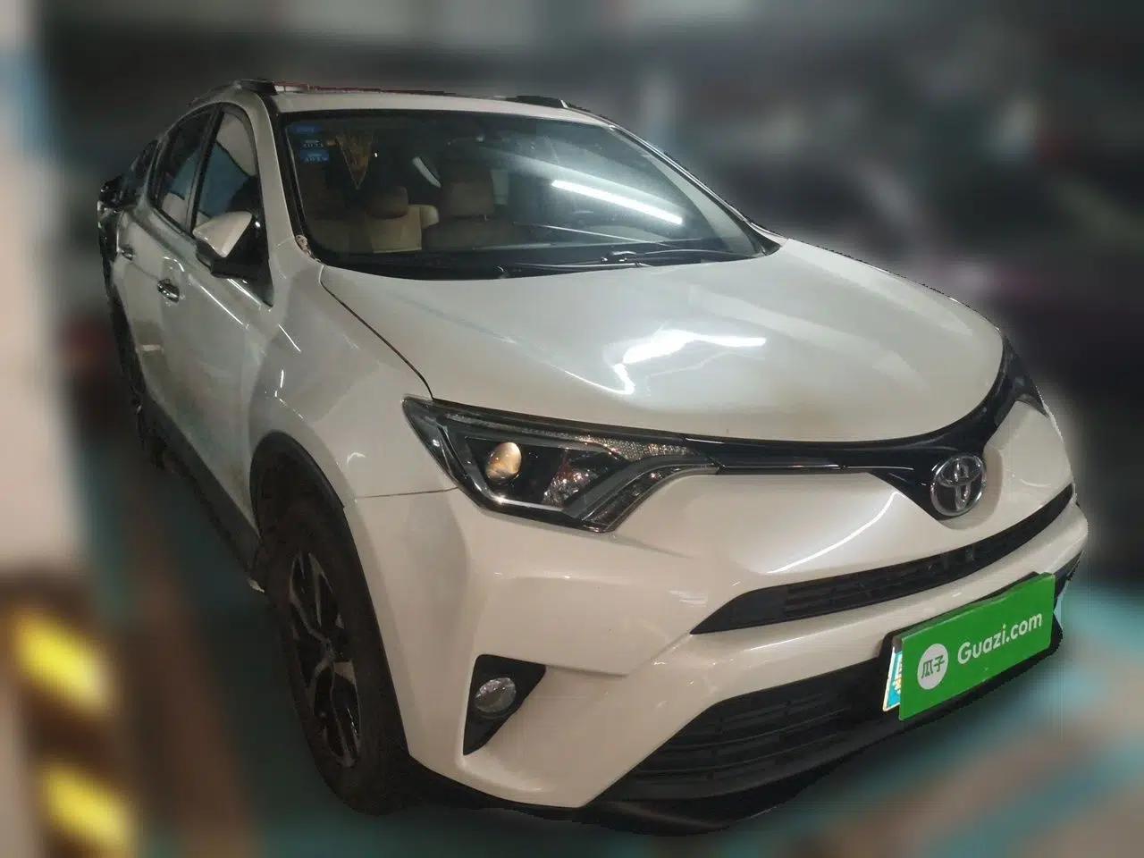 Toyota RAV4 2016 2.0L CVT Two-Wheel Drive Fashion Edition China V Standard — миниатюра 3
