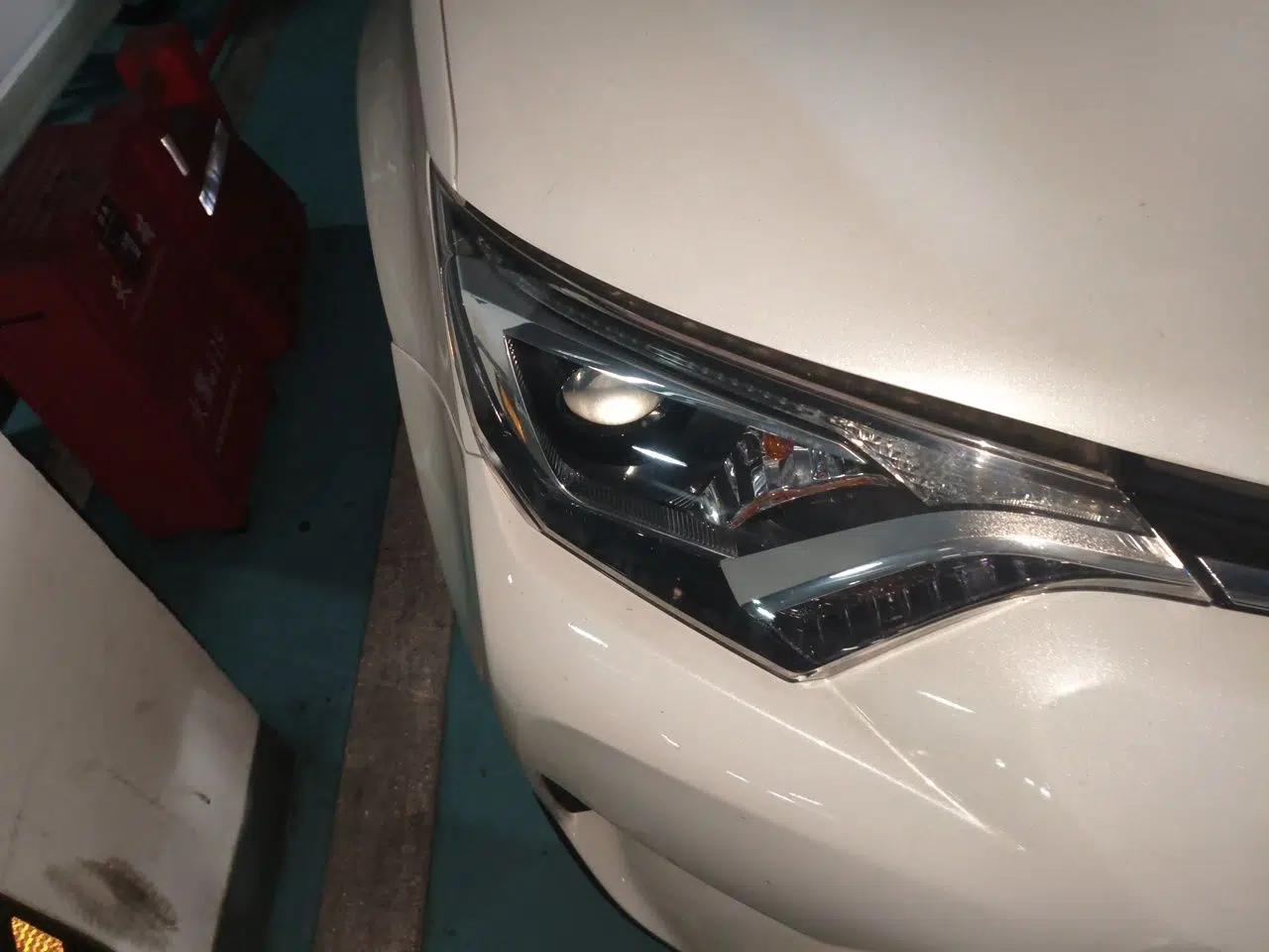 Toyota RAV4 2016 2.0L CVT Two-Wheel Drive Fashion Edition China V Standard — миниатюра 7
