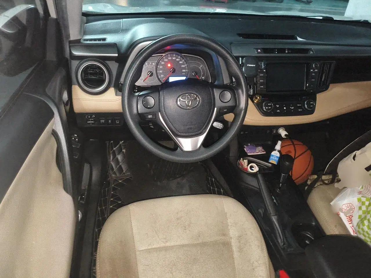 Toyota RAV4 2016 2.0L CVT Two-Wheel Drive Fashion Edition China V Standard — миниатюра 10