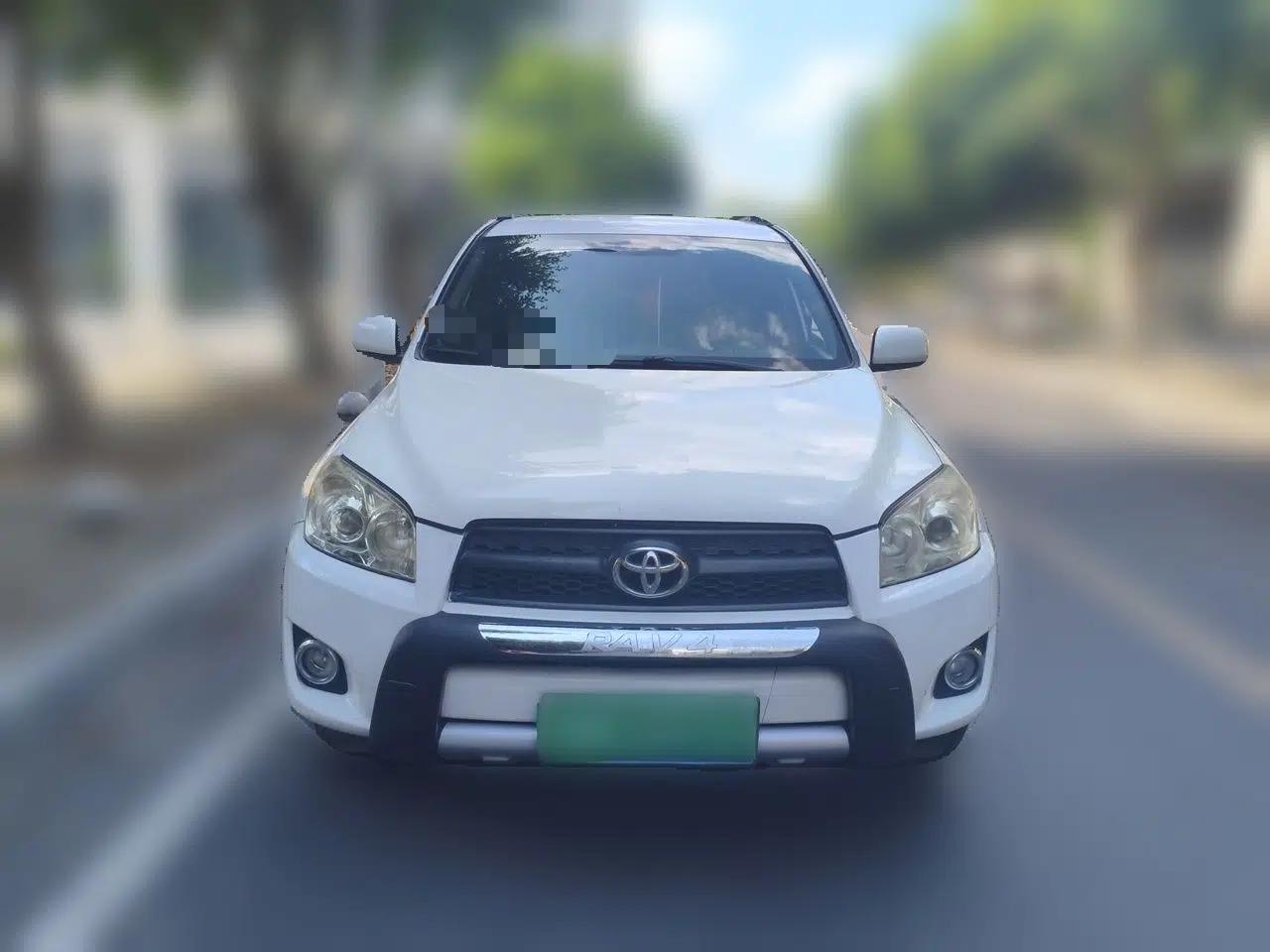 Toyota RAV4 2011 2.0L Automatic Classic Edition — миниатюра 2