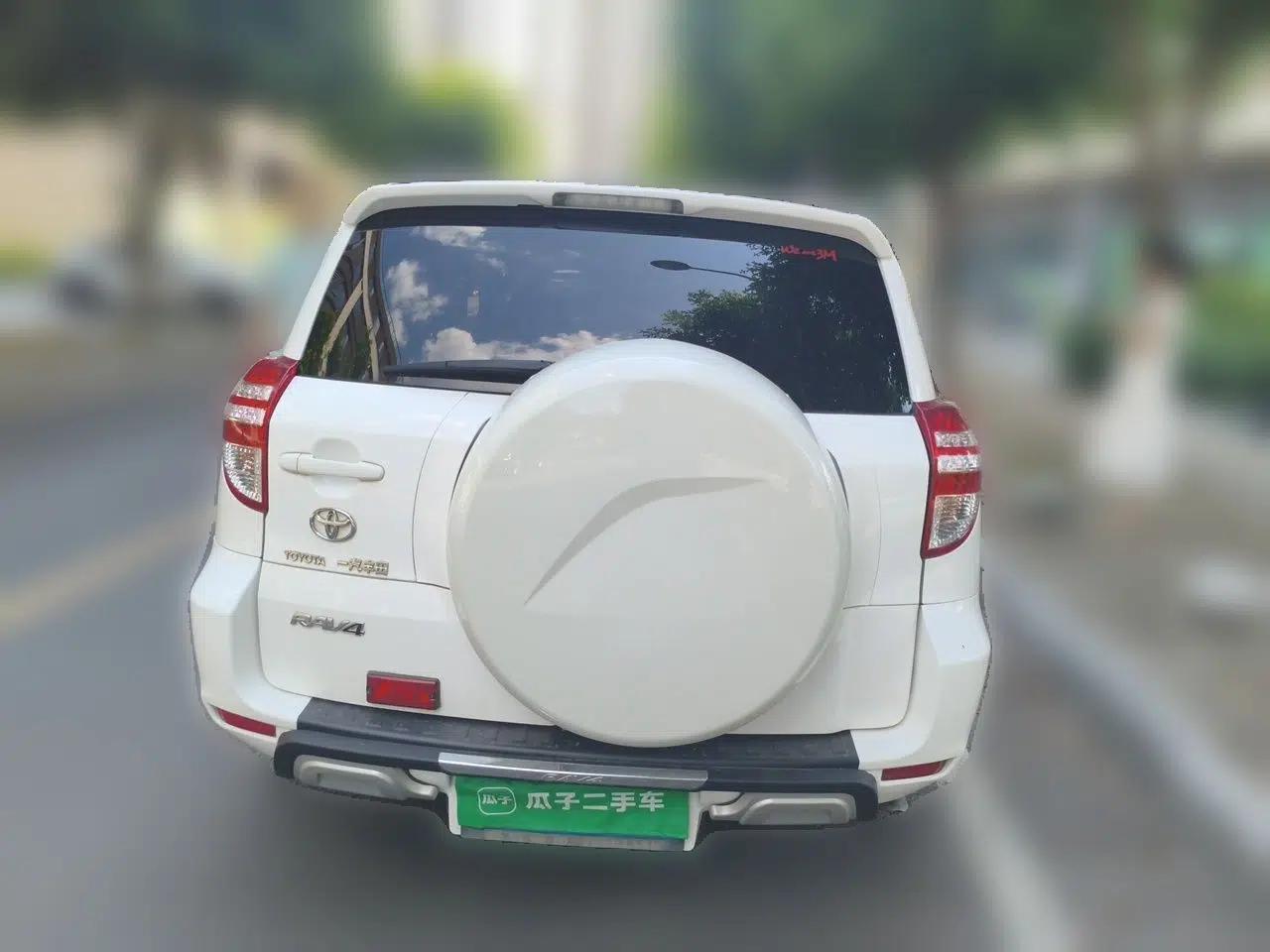 Toyota RAV4 2011 2.0L Automatic Classic Edition — миниатюра 5