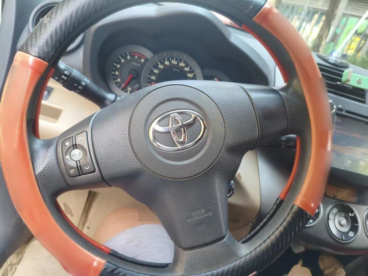 Toyota RAV4 2011 2.0L Automatic Classic Edition — миниатюра 10