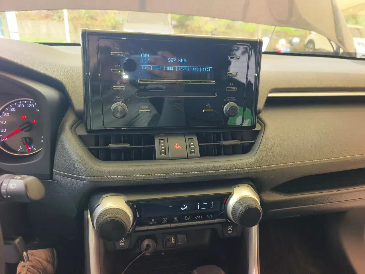 Toyota RAV4 2020 2.0L CVT Two-Wheel Drive Urban Edition — миниатюра 13