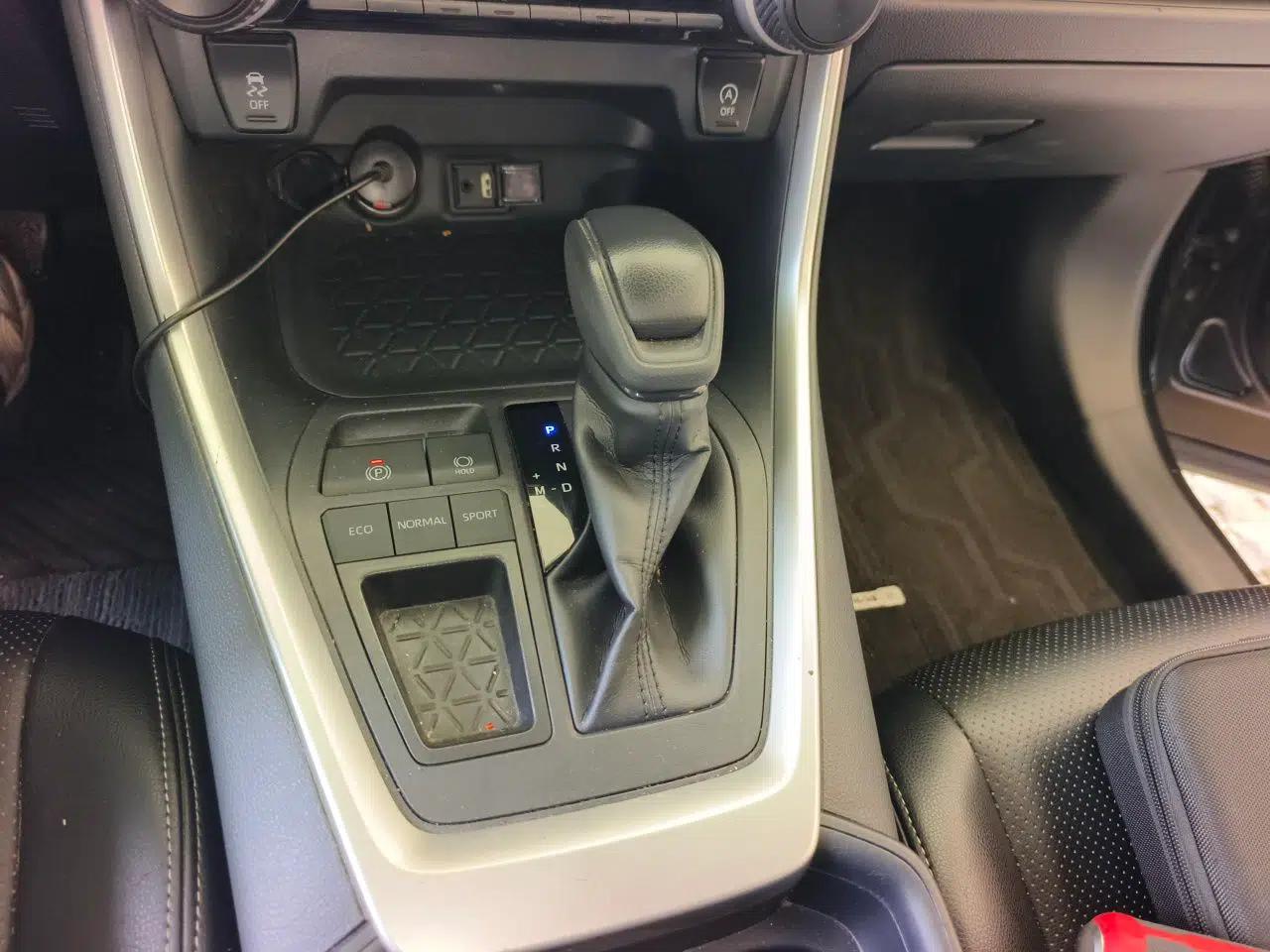 Toyota RAV4 2020 2.0L CVT Two-Wheel Drive Urban Edition — миниатюра 14