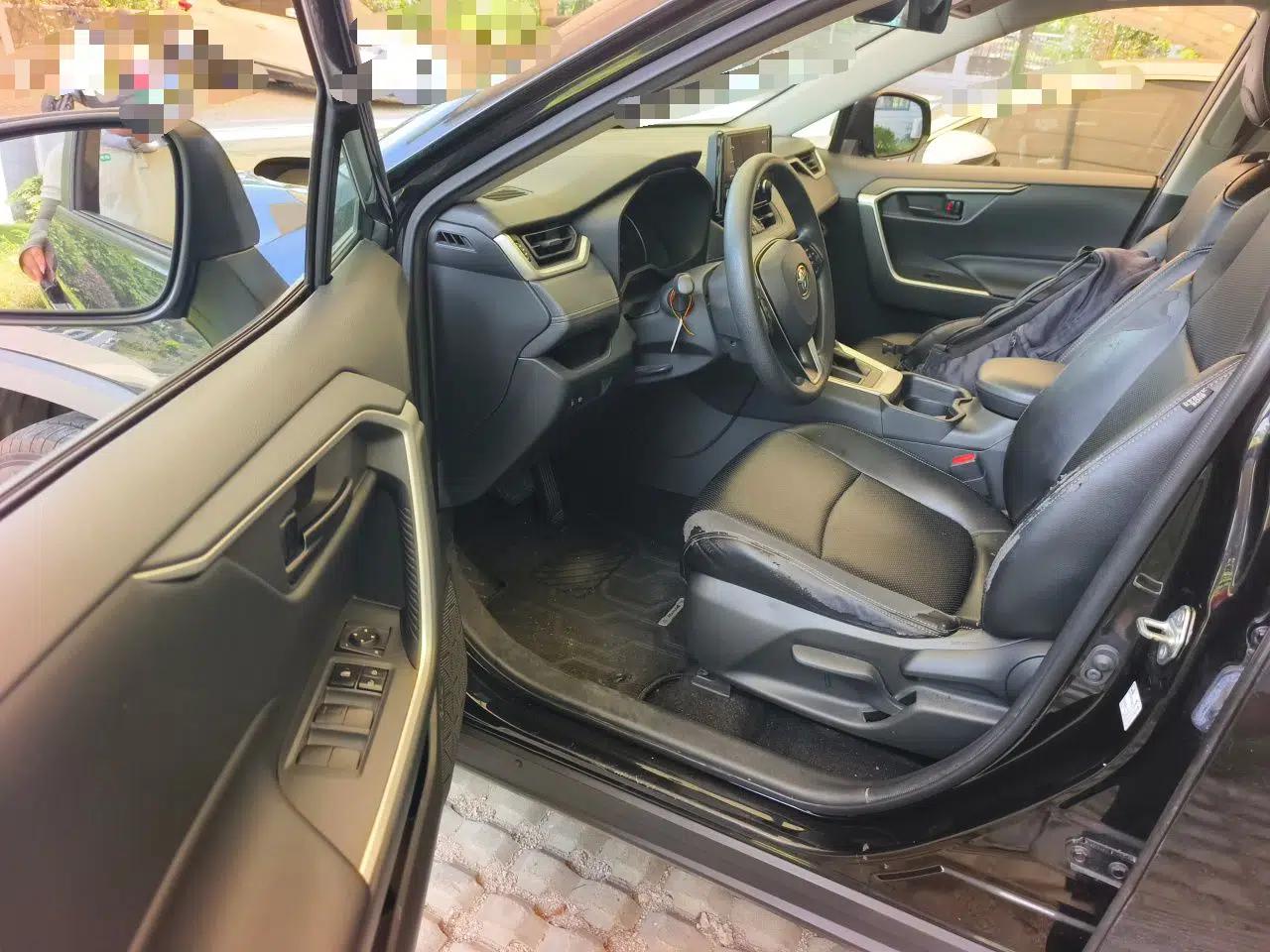 Toyota RAV4 2020 2.0L CVT Two-Wheel Drive Urban Edition — миниатюра 16