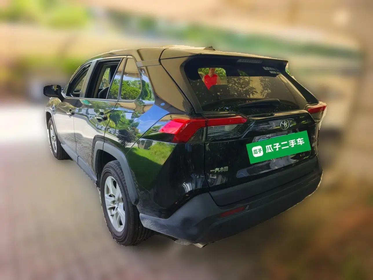 Toyota RAV4 2020 2.0L CVT Two-Wheel Drive Urban Edition — миниатюра 4