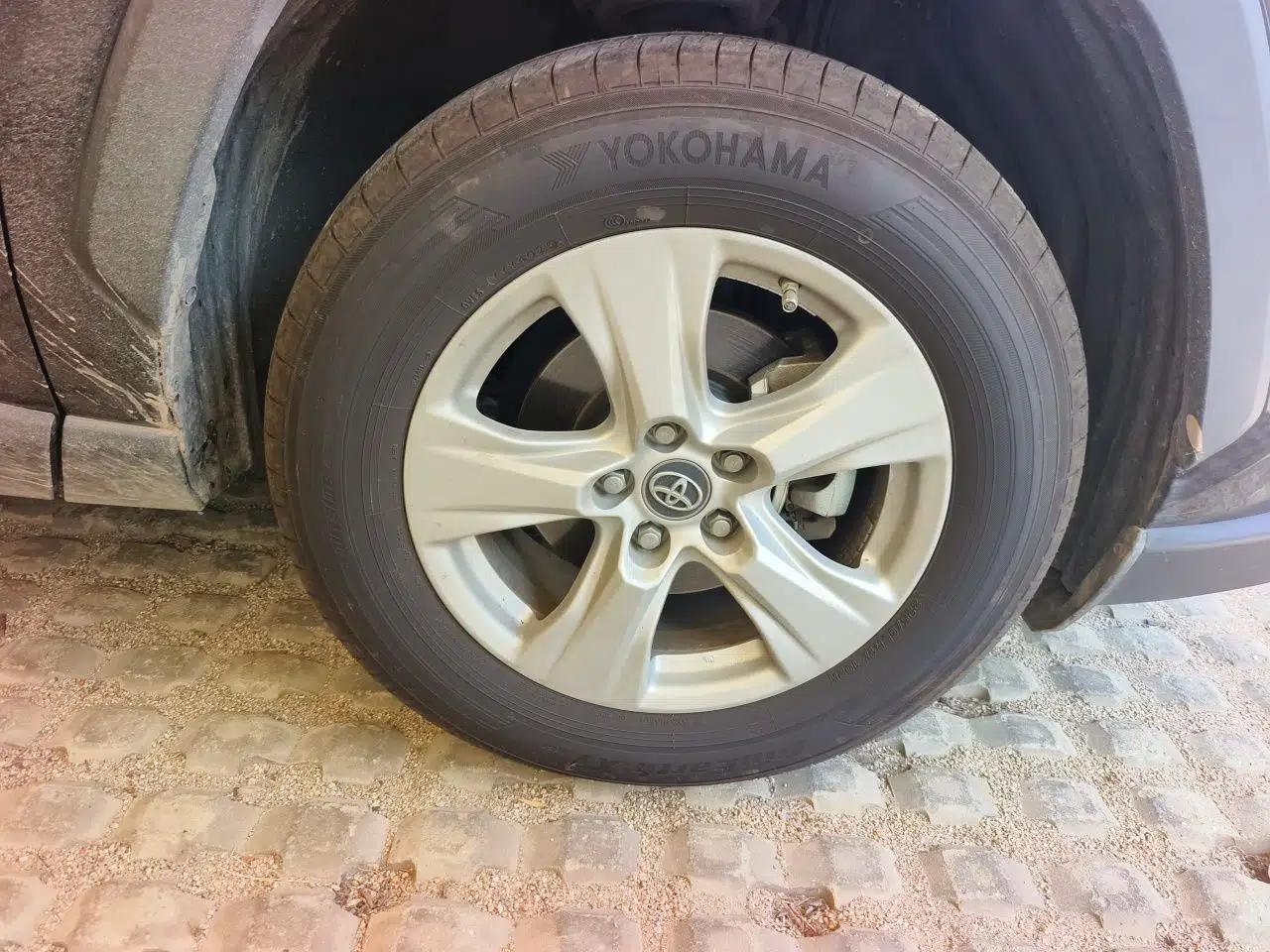 Toyota RAV4 2020 2.0L CVT Two-Wheel Drive Urban Edition — миниатюра 8