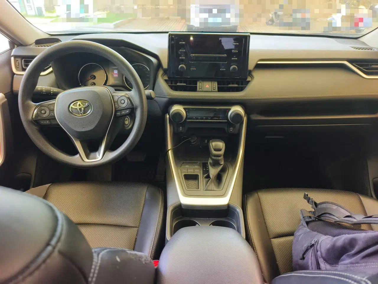 Toyota RAV4 2020 2.0L CVT Two-Wheel Drive Urban Edition — миниатюра 9