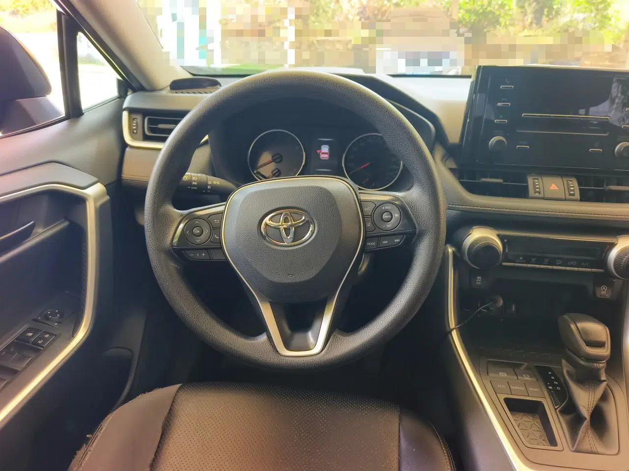 Toyota RAV4 2020 2.0L CVT Two-Wheel Drive Urban Edition — миниатюра 10