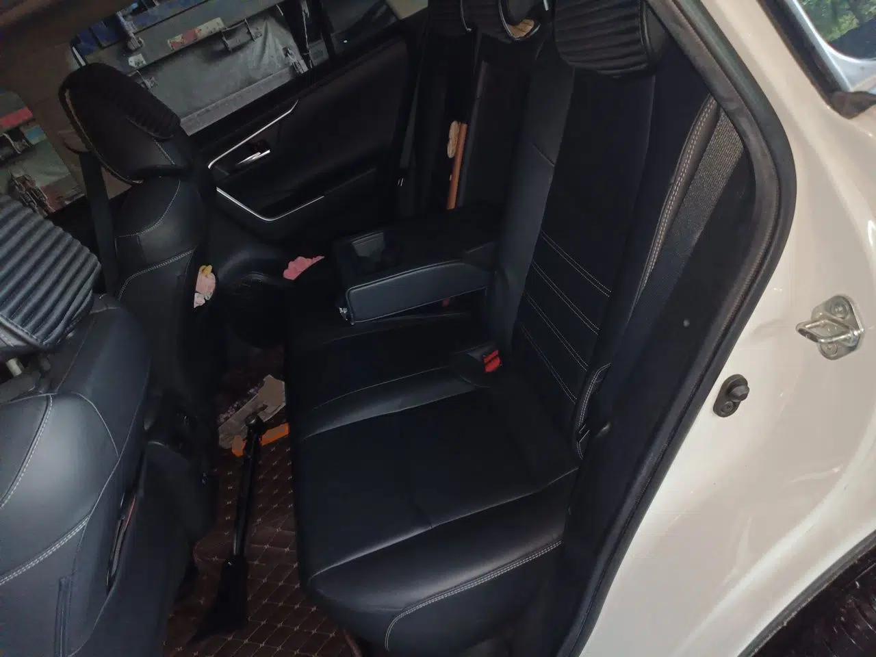Toyota RAV4 2020 2.0L CVT Two-Wheel Drive Prestige Edition — миниатюра 17