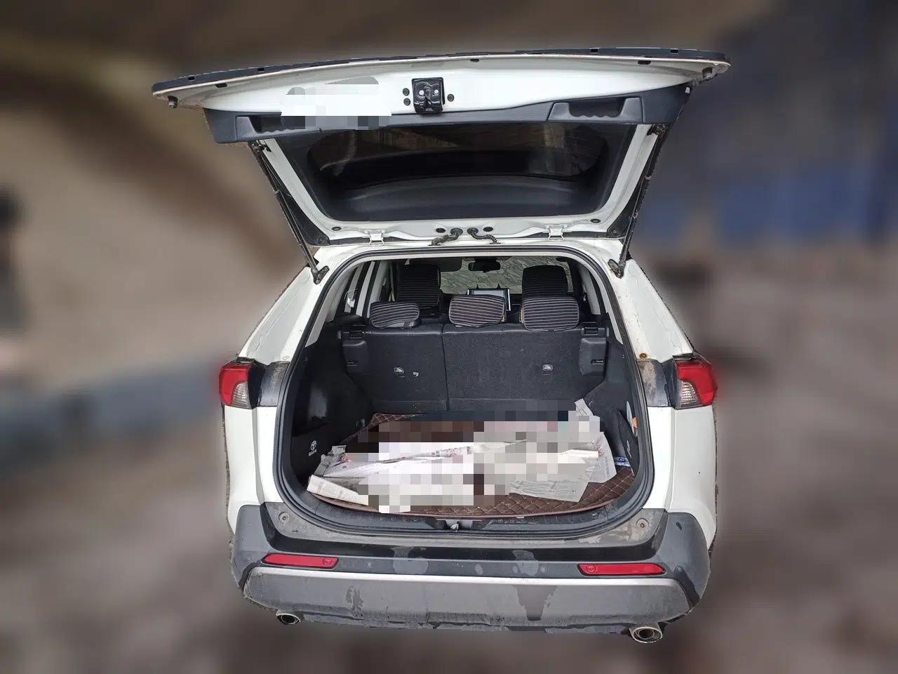 Toyota RAV4 2020 2.0L CVT Two-Wheel Drive Prestige Edition — миниатюра 19