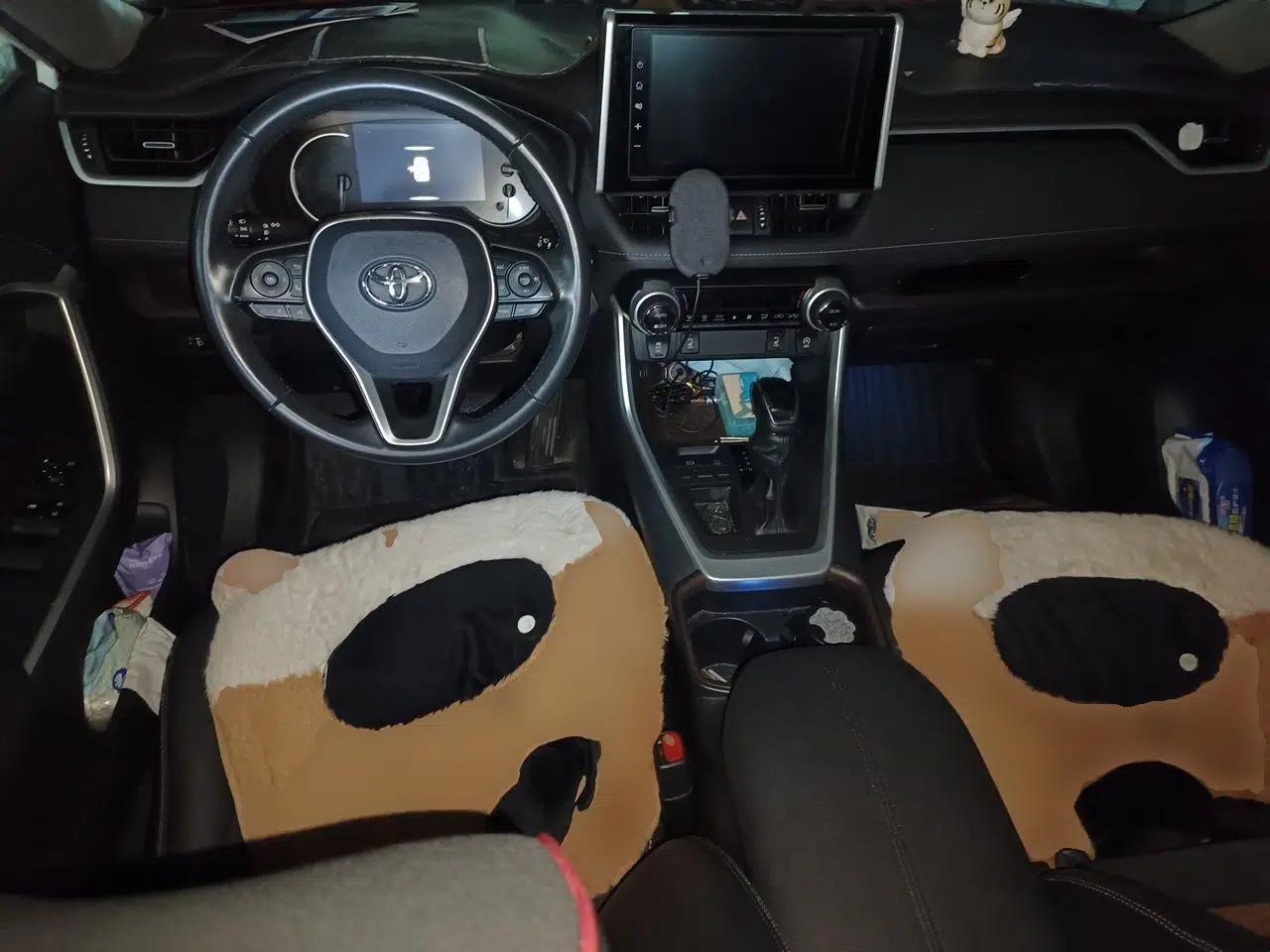 Toyota RAV4 2020 2.0L CVT Two-Wheel Drive Prestige Edition — миниатюра 9