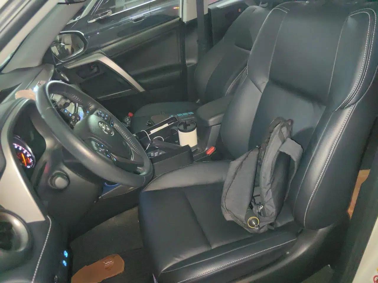Toyota RAV4 2018 2.5L Automatic 4x4 Elite i Edition — миниатюра 15