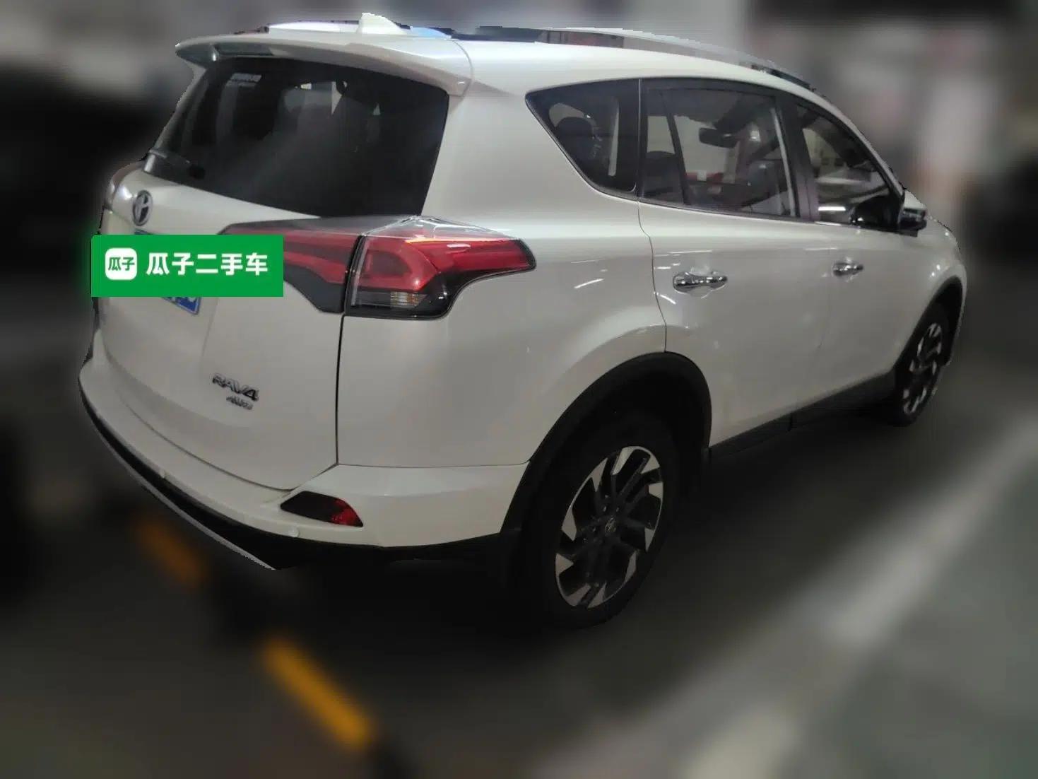 Toyota RAV4 2018 2.5L Automatic 4x4 Elite i Edition — миниатюра 5