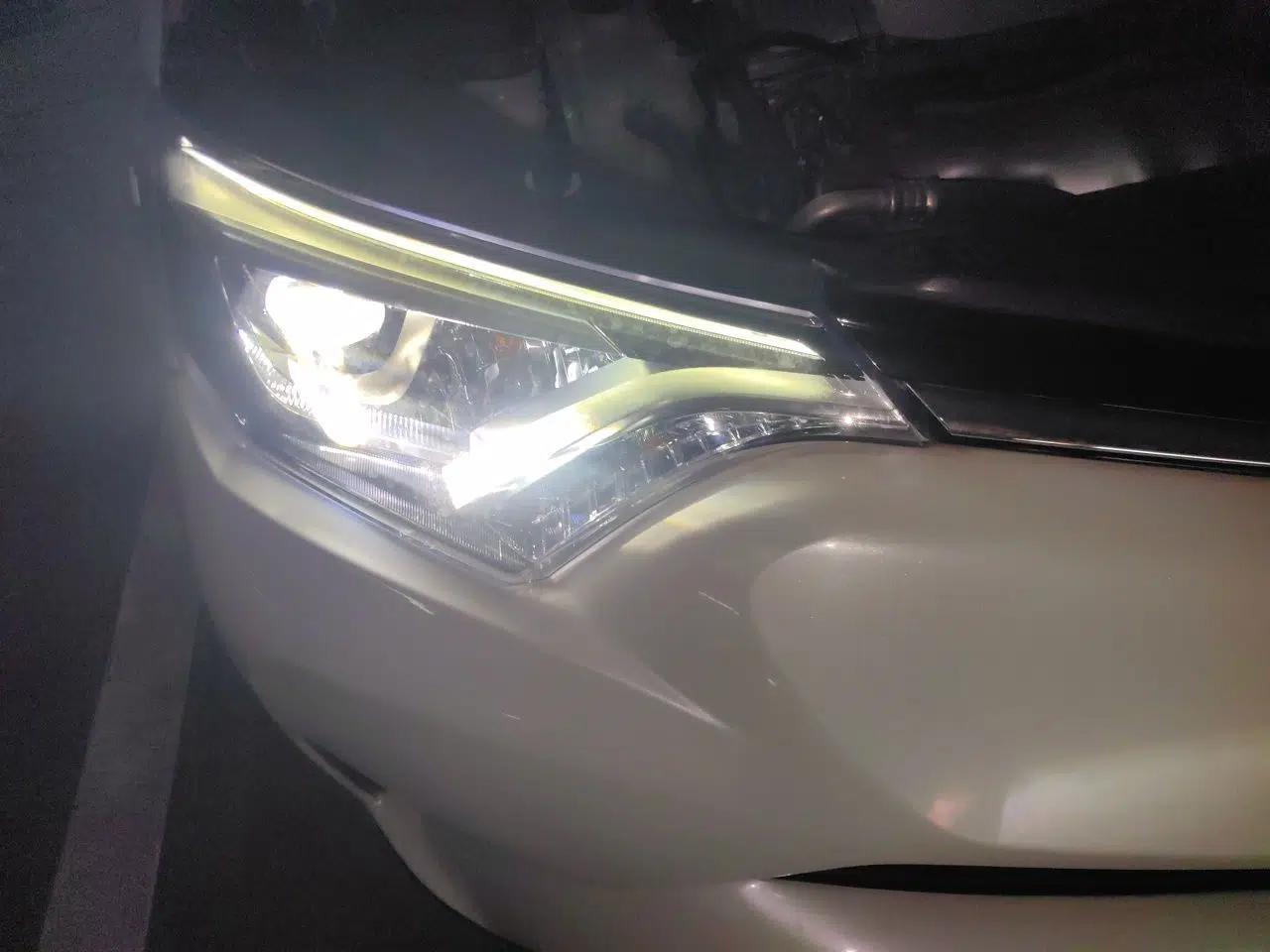 Toyota RAV4 2018 2.5L Automatic 4x4 Elite i Edition — миниатюра 7