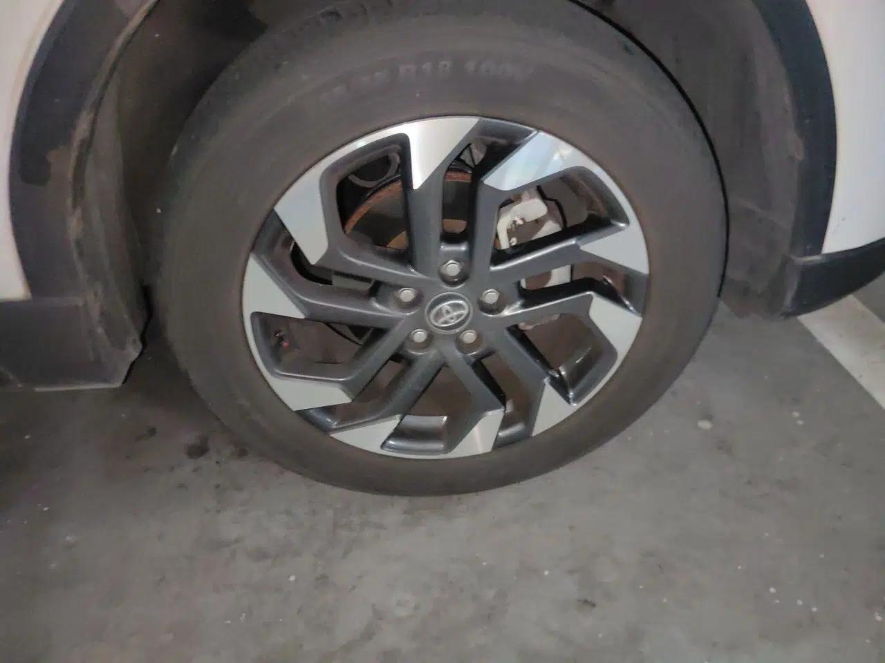 Toyota RAV4 2018 2.5L Automatic 4x4 Elite i Edition — миниатюра 8