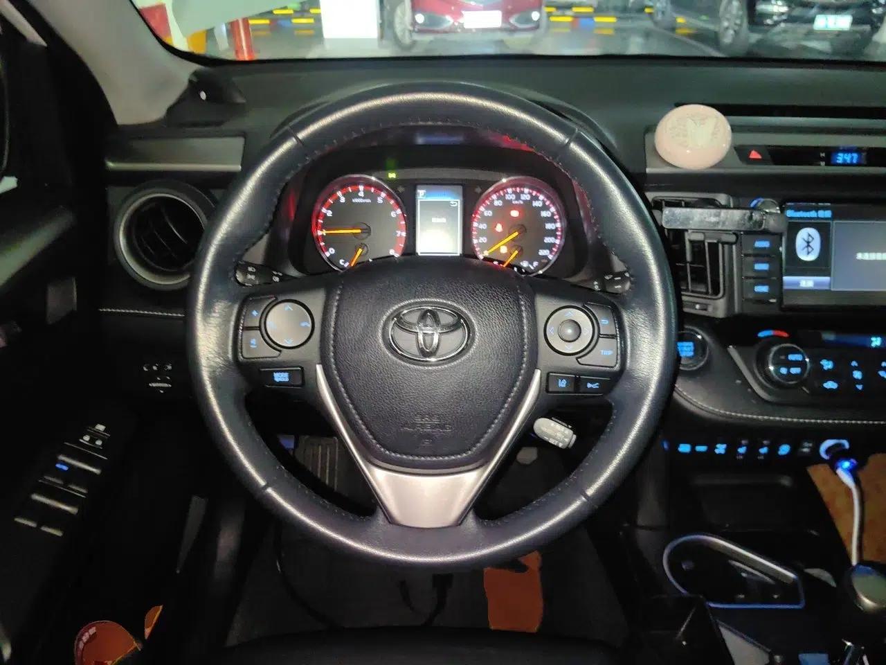 Toyota RAV4 2018 2.5L Automatic 4x4 Elite i Edition — миниатюра 10