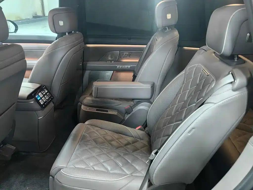NIO ES8 2026 Model Six-Seat Executive Signature Edition — миниатюра 5