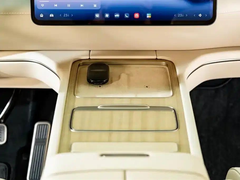 NIO ES8 2026 Model Six-Seat Executive Luxury Edition — миниатюра 16