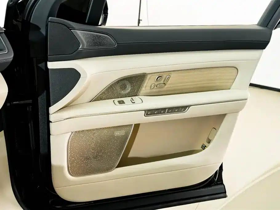 NIO ES8 2026 Model Six-Seat Executive Luxury Edition — миниатюра 17