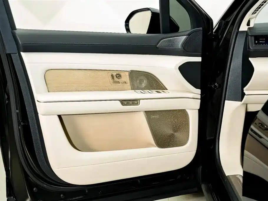 NIO ES8 2026 Model Six-Seat Executive Luxury Edition — миниатюра 18