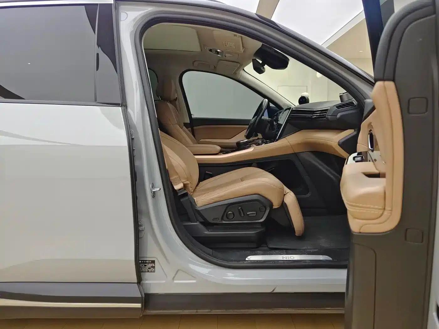 NIO ES8 2018 355KM Base Edition Seven-Seat Version — миниатюра 13