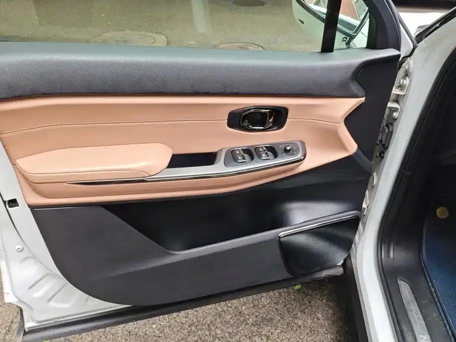 NIO ES8 2020 Model 415KM Six-Seater — миниатюра 7