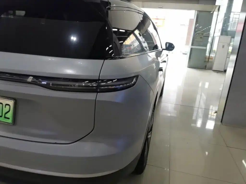 NIO ES8 2023 Model 100kWh — миниатюра 8