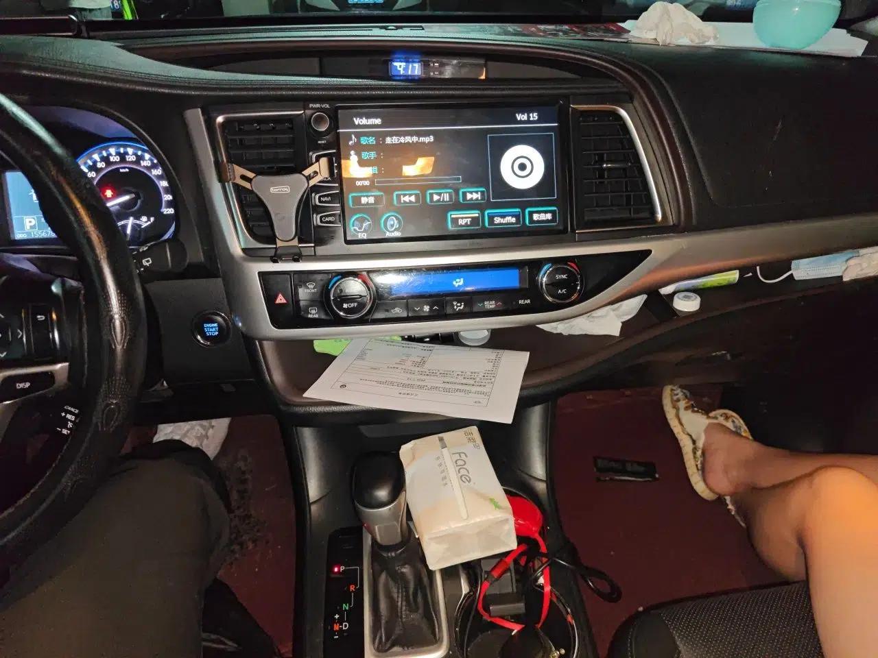 Toyota Highlander 2017 2.0T Four-Wheel Drive Luxury Edition 7 Seats — миниатюра 13