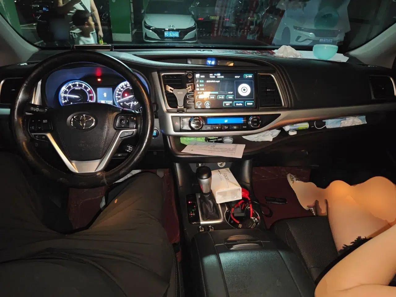 Toyota Highlander 2017 2.0T Four-Wheel Drive Luxury Edition 7 Seats — миниатюра 9