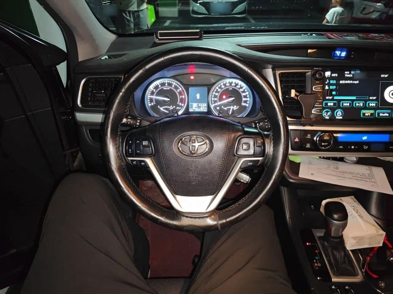Toyota Highlander 2017 2.0T Four-Wheel Drive Luxury Edition 7 Seats — миниатюра 10