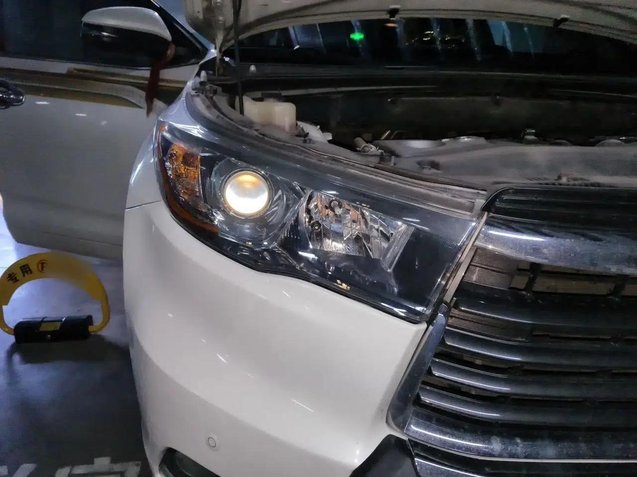 Toyota Highlander 2017 2.0T Four-Wheel Drive Luxury Edition 7 Seats — миниатюра 7