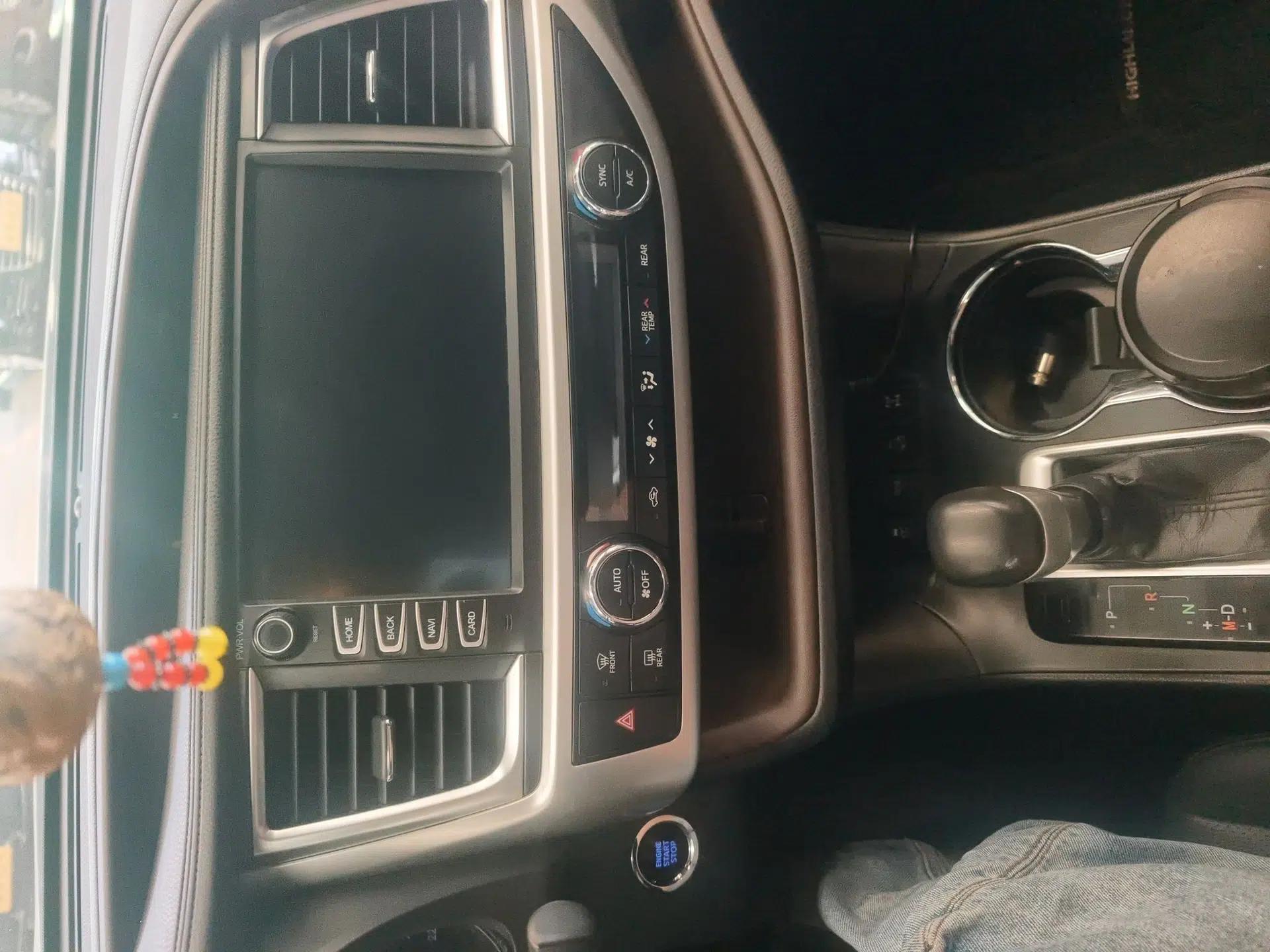 Toyota Highlander 2018 2.0T Four-Wheel Drive Luxury Version 7 Seats China VI Standard — миниатюра 12