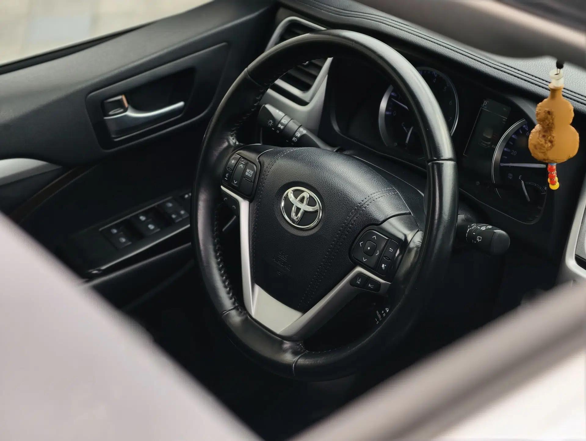 Toyota Highlander 2018 2.0T Four-Wheel Drive Luxury Version 7 Seats China VI Standard — миниатюра 8