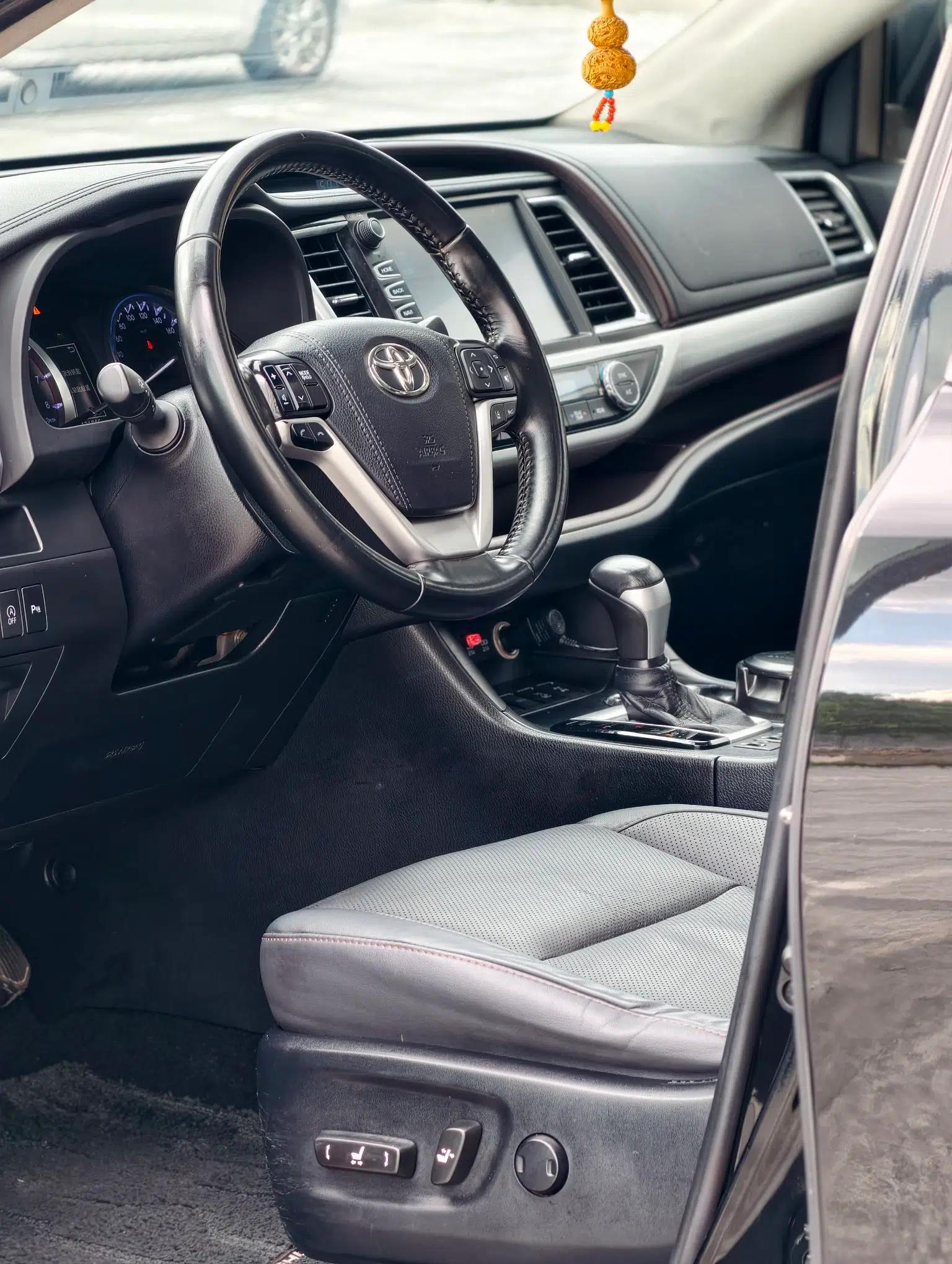 Toyota Highlander 2018 2.0T Four-Wheel Drive Luxury Version 7 Seats China VI Standard — миниатюра 9