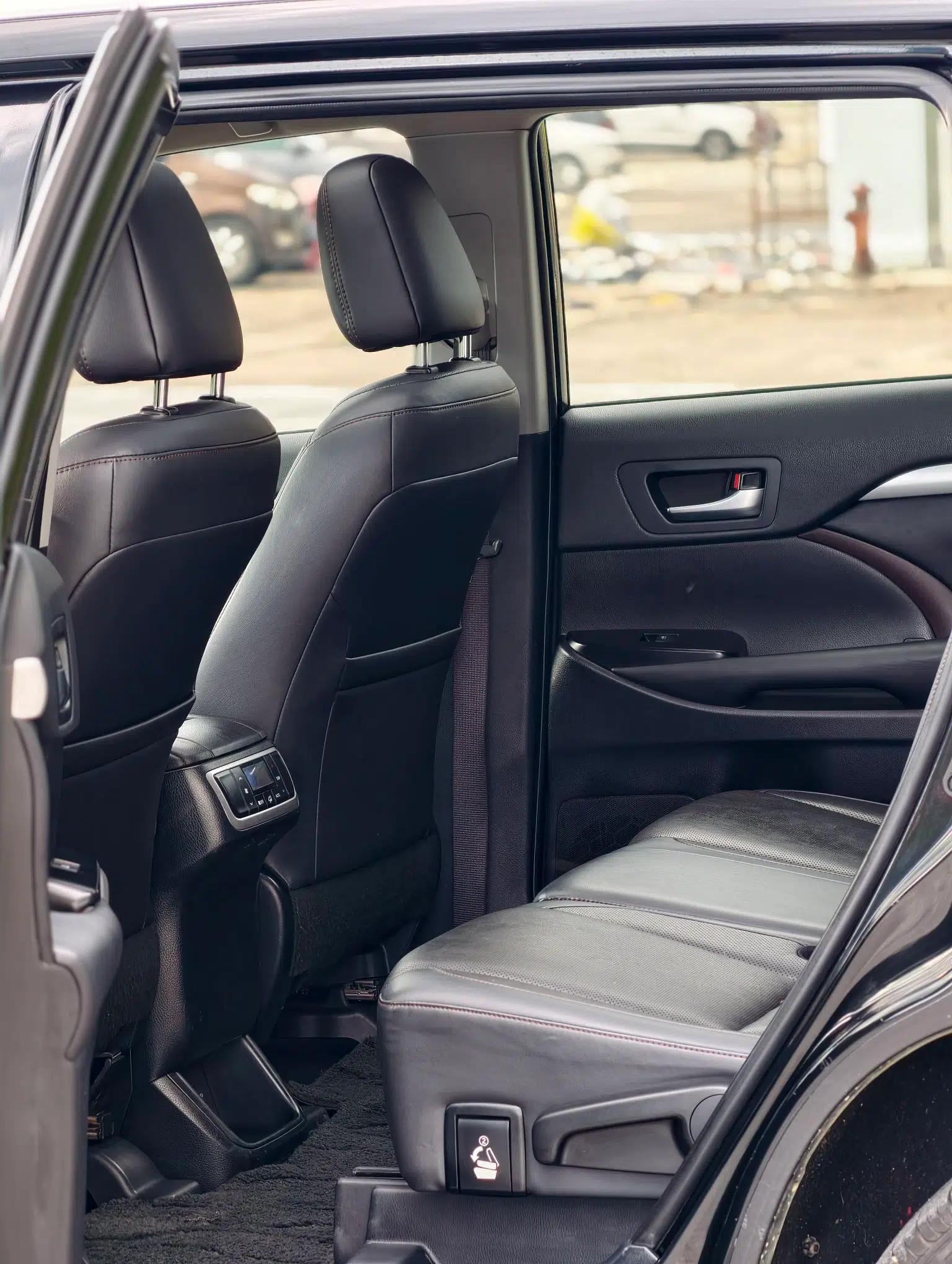 Toyota Highlander 2018 2.0T Four-Wheel Drive Luxury Version 7 Seats China VI Standard — миниатюра 10