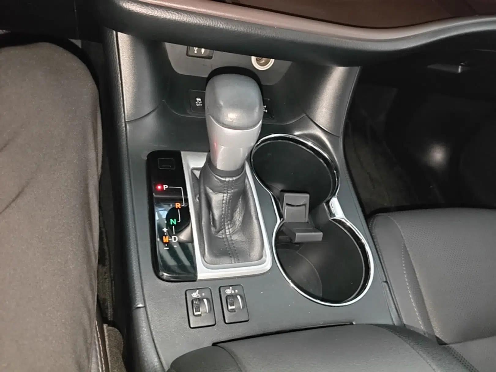 Toyota Highlander 2015 2.0T Four-Wheel Drive Luxury Edition 7-Seater — миниатюра 16