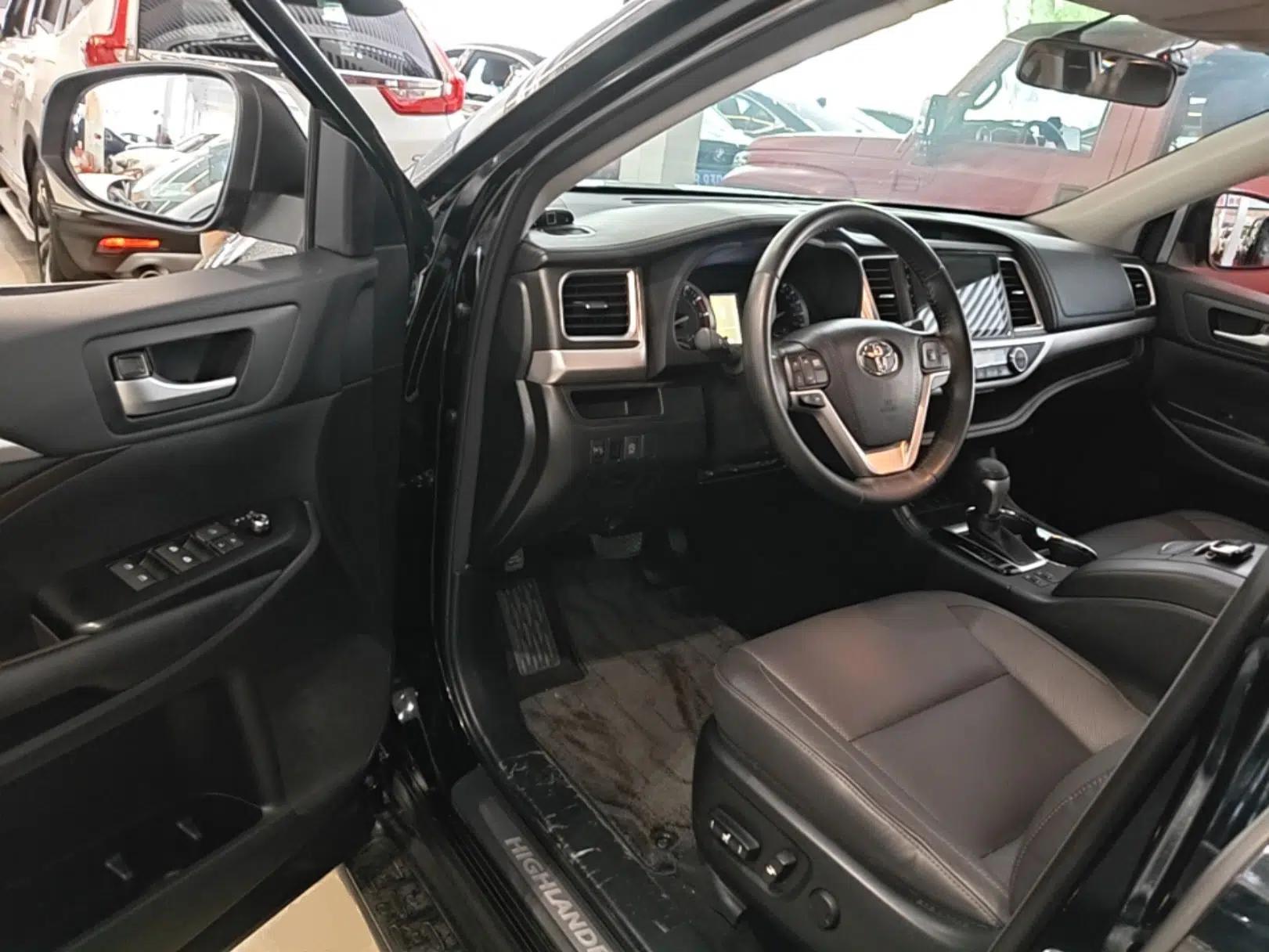 Toyota Highlander 2015 2.0T Four-Wheel Drive Luxury Edition 7-Seater — миниатюра 18