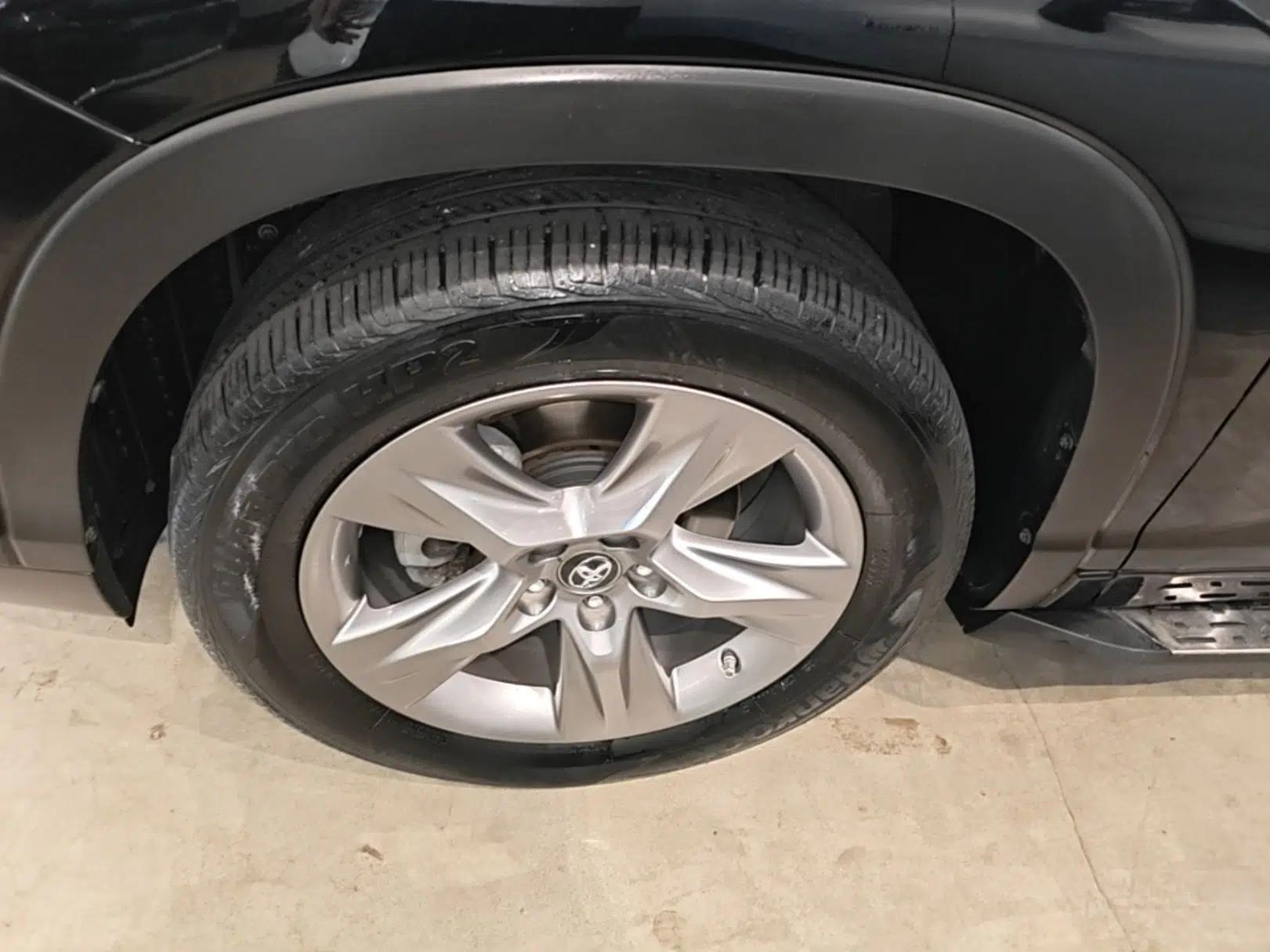 Toyota Highlander 2015 2.0T Four-Wheel Drive Luxury Edition 7-Seater — миниатюра 10